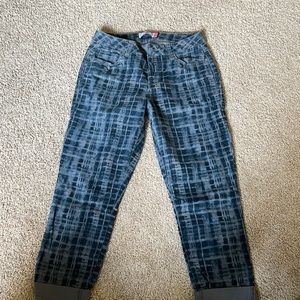 CAbi curvy skinny lightweight jean